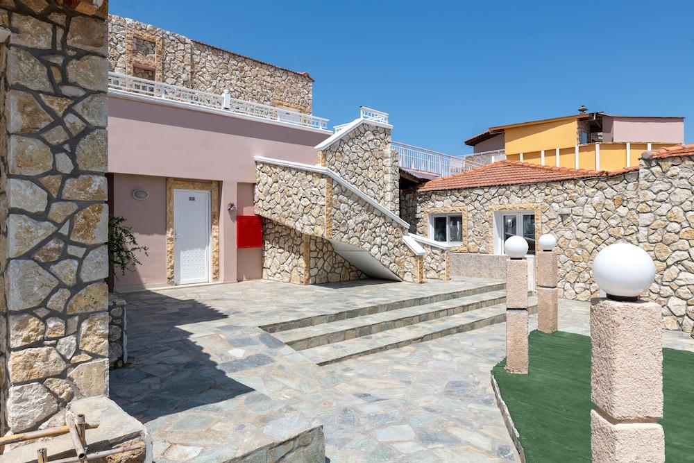 Marietta Hotel Apartments Pastida Екстериор снимка