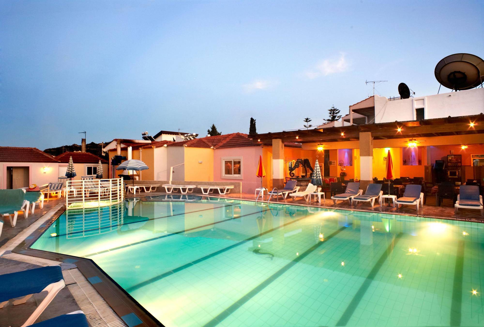 Marietta Hotel Apartments Pastida Екстериор снимка