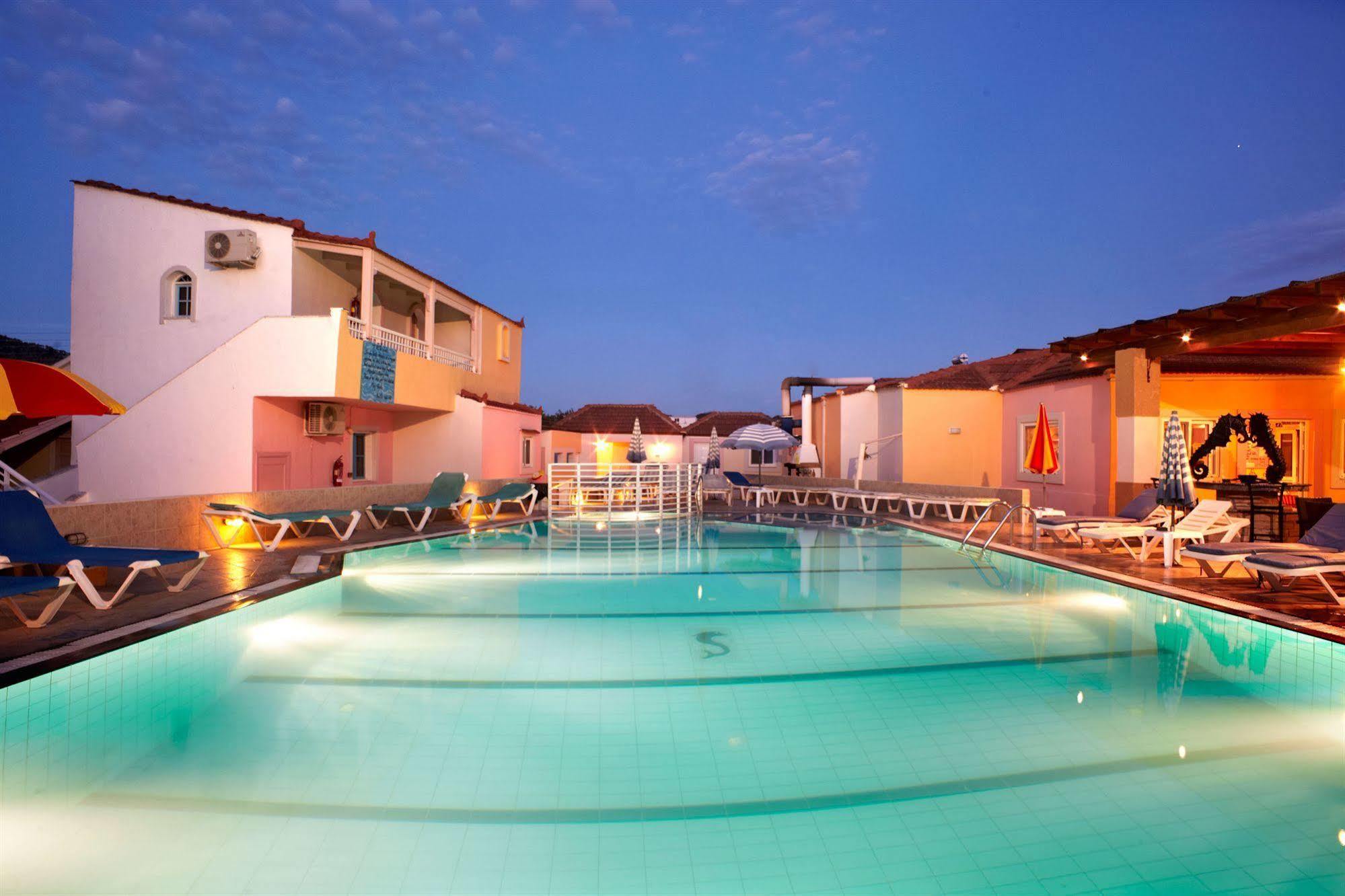 Marietta Hotel Apartments Pastida Екстериор снимка
